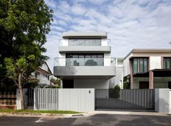 First Avenue (D10), Detached #562133501